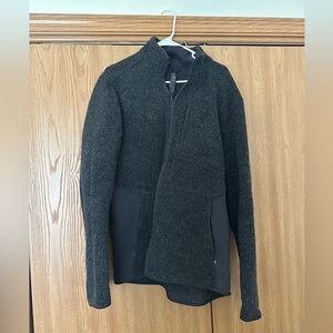 Lululemon black zip up jacket